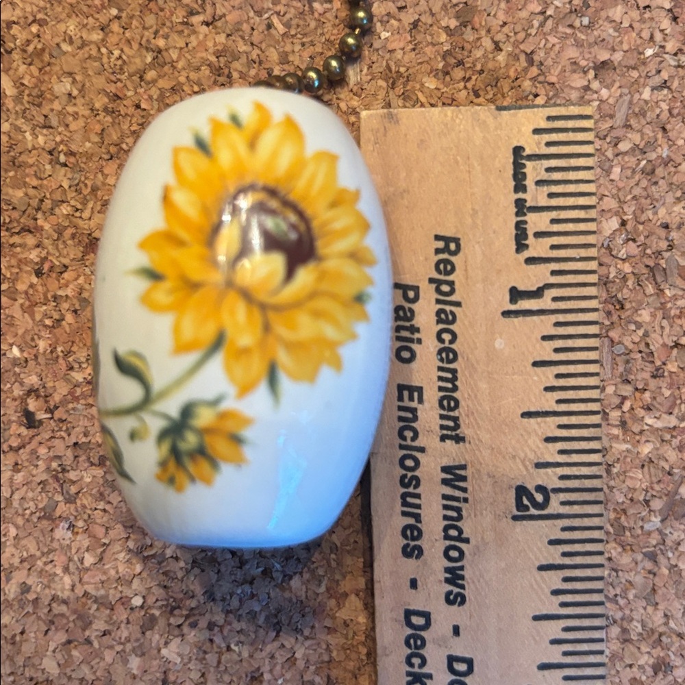 Sunflower Ceramic Pull Chain - Picture 3 of 5
